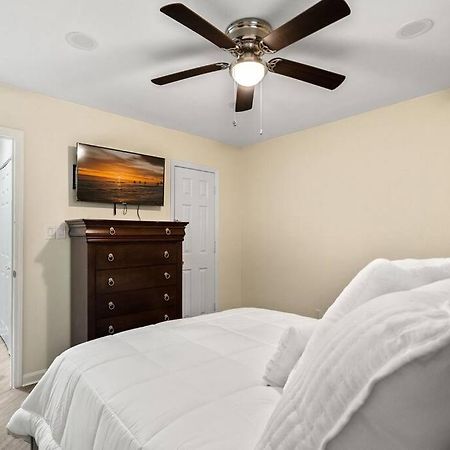 Cozy 2 Bedroom Duplex In Charlotte, Jacuzzi, Sleeps 6 Plus 2 エクステリア 写真