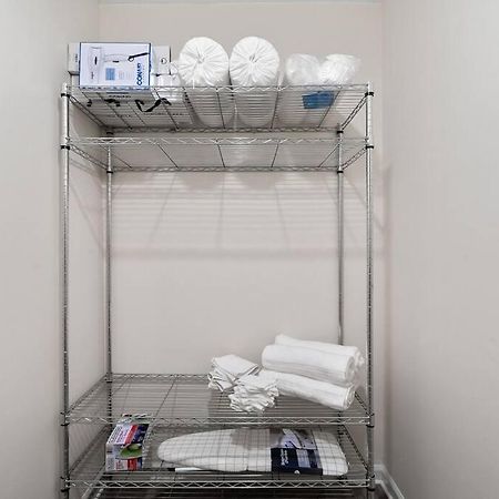 Cozy 2 Bedroom Duplex In Charlotte, Jacuzzi, Sleeps 6 Plus 2 エクステリア 写真